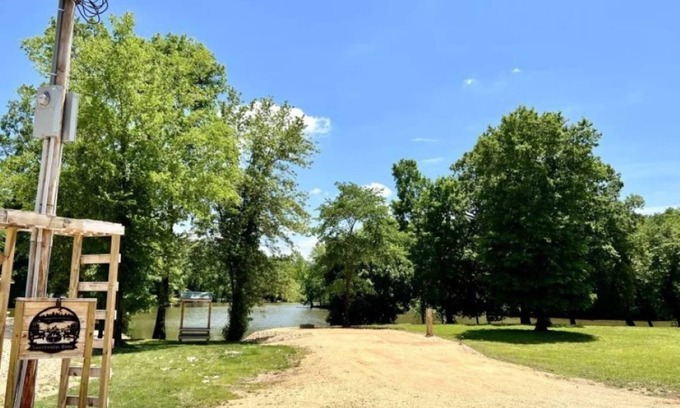 Flatwoods RV Rental | 214A SWEETWATER RIVER SITE 6