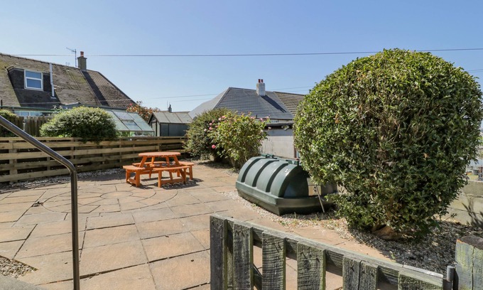 Maidens Cottage | 22 Turnberry Road
