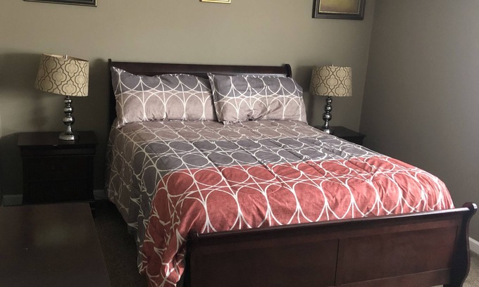 Willert Park House | 228 BEAUTIFUL DOWNTOWN AIR/WIFI/close to FALLS