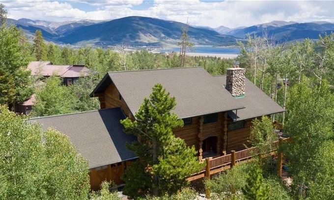 Wildernest House | 232 Shooting Star by Book by Owner