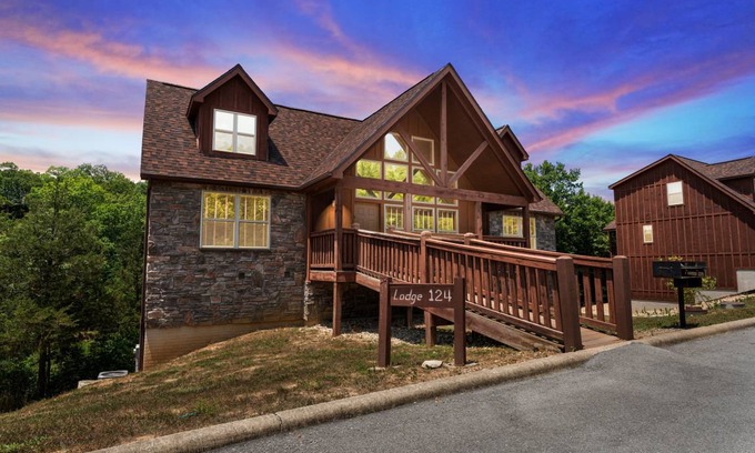 Reeds Spring Cabin | 238 m² Lodge ∙ 6 bedrooms ∙ 16 guests