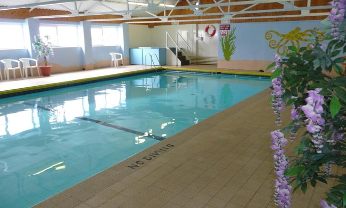 Scurlage Resort | 24 Gower Holiday Village