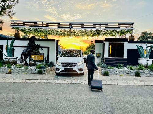 Greater Johannesburg Metropolitan Area Hotel | 24 On Basil Boutique Luxury Hotel