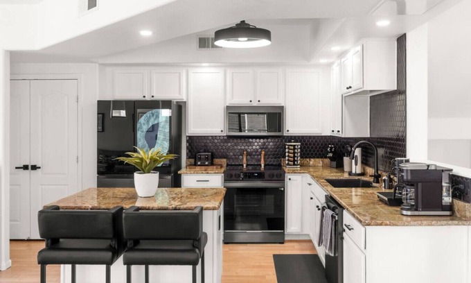 Tempe Villa | 2402 E. 5th Street #1565