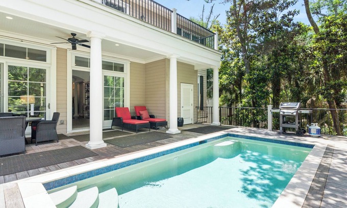 West Beach House | 24B Eugenia: 6BR Home Across Street from Beach, Pool, Beach Gear/Bike Credit