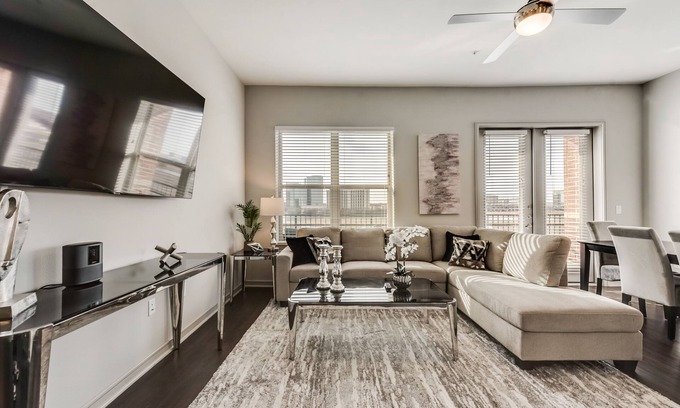 Las Colinas Apartment | 25% OFF LC058-3 - 3BD Pool, Lakeview, HWY348 - Las Colinas