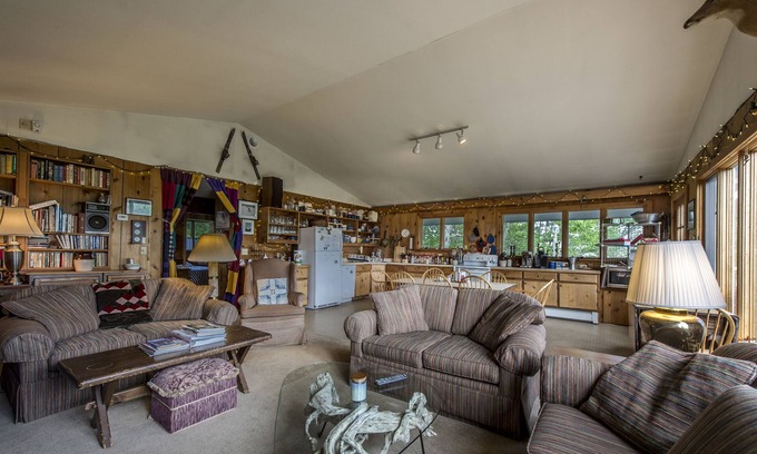Waitsfield Ski Chalet | 25% off - Mountain Chalet with Great Views of Mad River Valley - Sugarbush