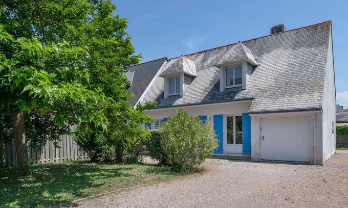 Piriac-sur-Mer Ski Chalet | 250m from beach, house with garden for 6