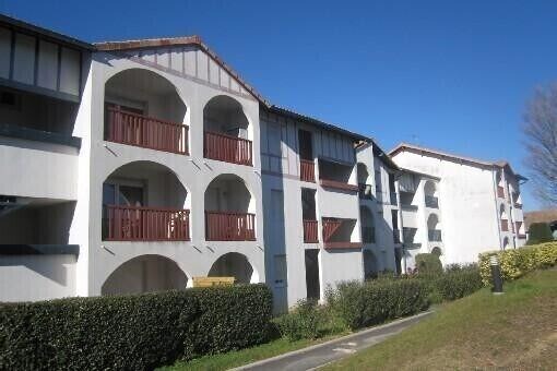 Kokotia Apartment | 250m from the beaches with pool, F3 with terrace and balcony st jean de luz