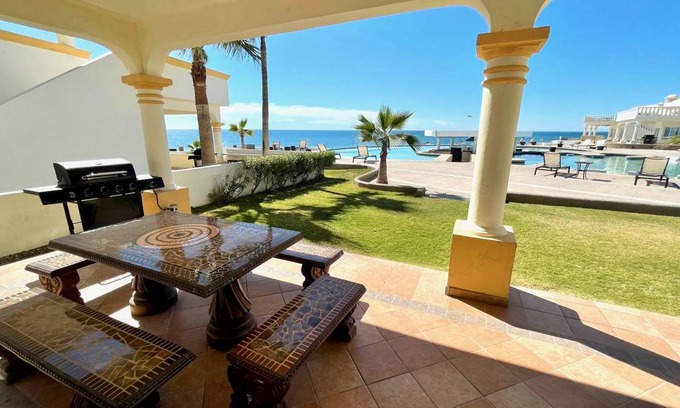 Sandy Beach Villa | 251 m² Villa ∙ 4 bedrooms ∙ 12 guests