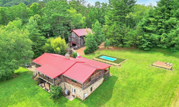 Asheville House | 25p Mountain Retreat on 5.2 acres w Pool/Spa/Movie Theatre/Gameroom 5m from DT