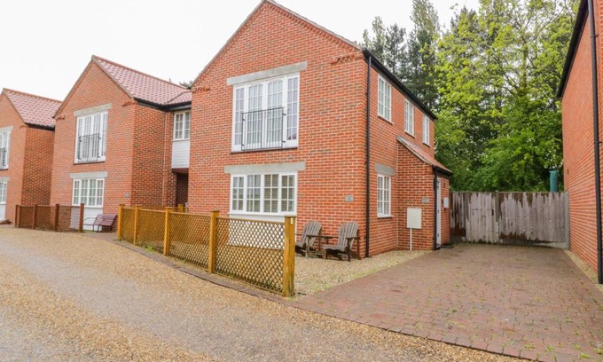 Stalham House | 26 Burtons Mill