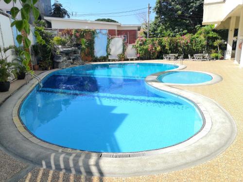 Wat Ket Apartment | 26 condo with pool opposite the train station, near old city and Nimman