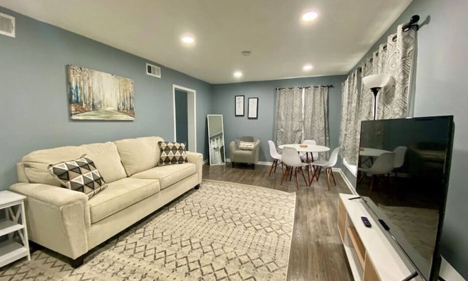 Vermilion House | 281 overlook · Comfy Cottage By The Lake