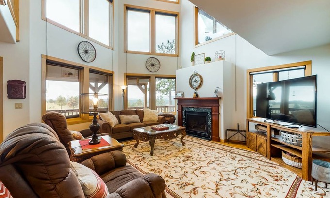 Florissant House | 282 m² House ∙ 3 bedrooms ∙ 8 guests