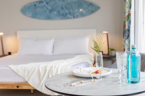 Waikiki Apartment | 29 Fl Studio King Bed, Kitchenette & Ocean Views