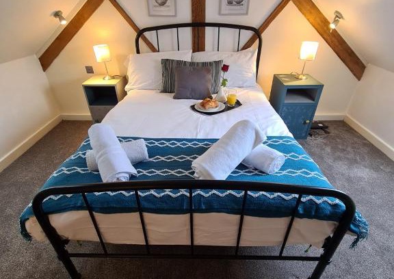 Burton on Trent Apartment | 29 The Malthouse with free secure parking