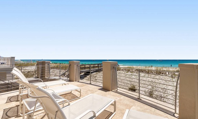 Holiday Isle House | 290 m² House ∙ 5 bedrooms ∙ 12 guests