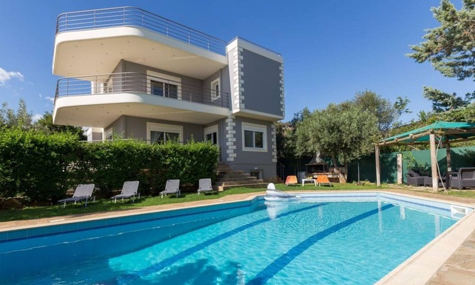 Vari-Voula-Vouliagmeni Villa | 290m² Villa with Pool close to the Airport.
