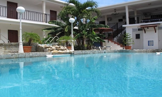 La Esplanada Apartment | 2BD guest-friendly condo with pool/AC/TV/Wi-Fi, near shops/bars