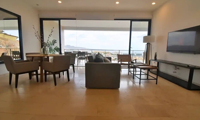 Centro Condo | 2BD Luxury Condo Heart of Cabo (Montemar 601)