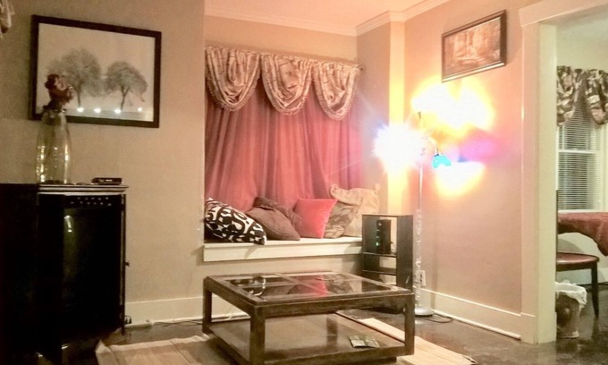 Independence House | 2Bed/1Bath ~ First Floor House, 7 min. Downtown