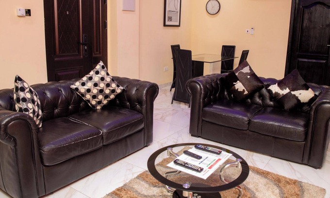 Accra Apartment | 2Bed Apartment Sleeps 4 - Parking, Wifi