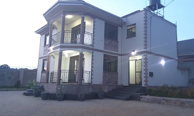 Entebbe Apartment | 2Bedroom Apartment | 3Beds|Private entrance|Family friendly