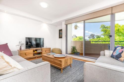 Griffith Apartment | 2BR 2BA Apt with Dedicated Workspace and Free parking - Hosted by CanStay