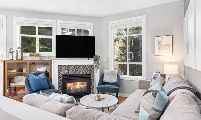 Whistler House | 2BR | Granite Court | Village Location | Gas Fireplace | Mudroom | Secure Parking