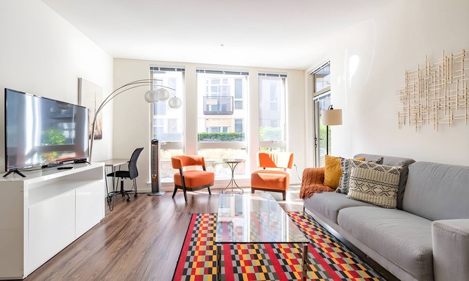 Mercer Island Apartment | 2BR | Gym, Lounge | Mercer Island | Sophari E