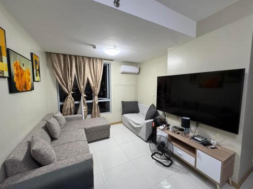 Pasig Apartment | 2BR-T31807 Sunshine100 Pool Billiard 70 inches TV Karaoke