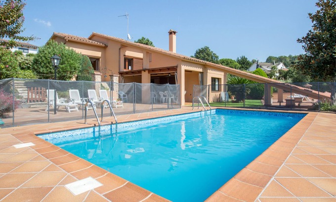 Puigventos Villa | 2CIP01-10pax - House for up to 10 people with private pool in a quiet location