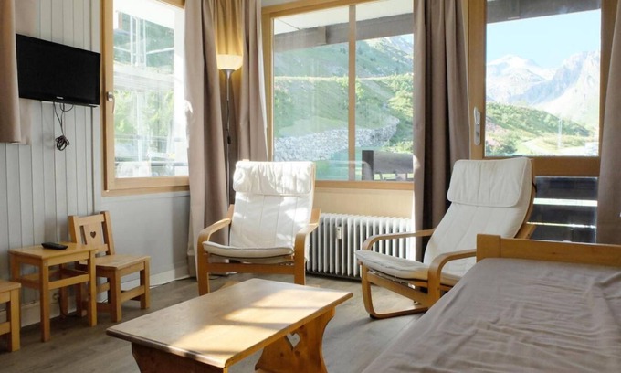 Le Lavachet Apartment | 2nd floor, balcony, tv, ski locker, 55m², Tignes