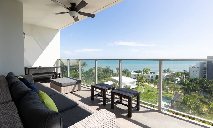 Coloncito Condo | 3 Bdr ποΈ + 3.5 bthr π Apartment in luxury beach complex π’ποΈπ
