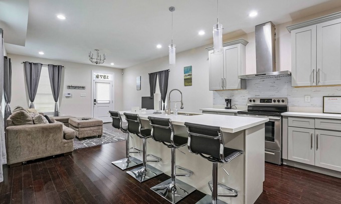 Seventh Ward House | 3 BDR Modern home mins From French Quarter!