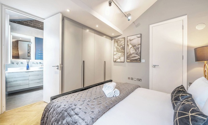Bryanston and Dorset Square Apartment | 3 Bed 2 Bath by Sherlock home’s museum