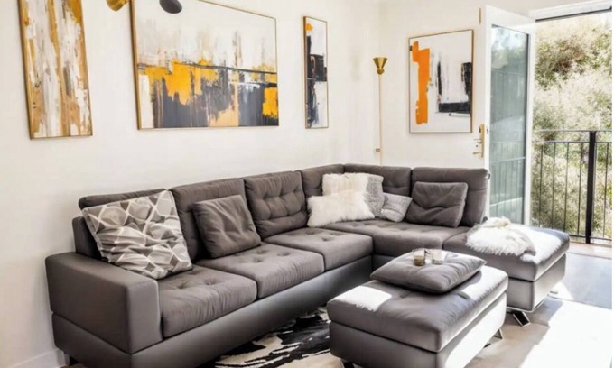 Downtown Apartment | 3 BED - Beautiful Cozy Downtown amazing Apt. very spacious