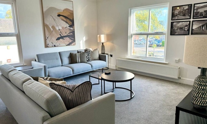 Holmes Chapel Apartment | 3 bed flat in Holmes Chapel (Harry Styles village)