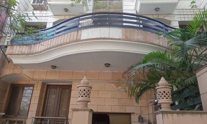 Nehru Place Apartment | 3 Bed Flat - Sleeps 6 - Parking - Wifi