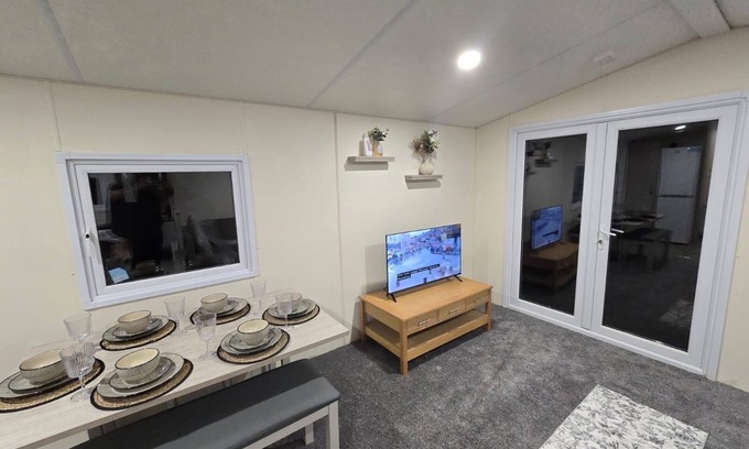 Great Houghton House | 3 bed mobile home - Holiday Park