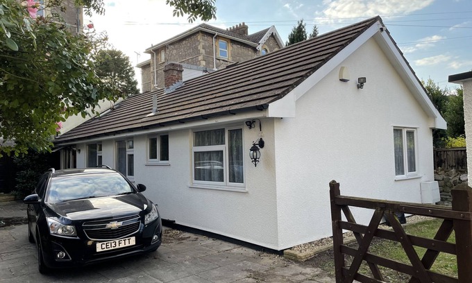 Weston-super-Mare House | 3-Bed room Tivoli Bungalow
