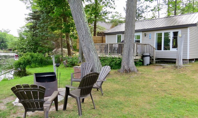 Port Severn Cottage | 3 BEDRM WATERFRONT COTTAGE, CANOE, KAYAKS, WIFI