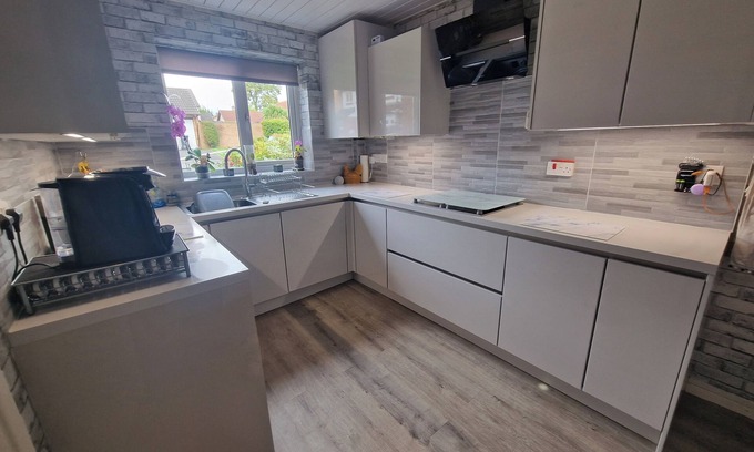 Wrexham House | 3 Bedroom - 1 Bathroom - Garden - Pet Friendly