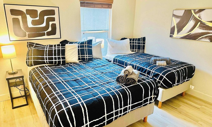 Reno House | 3-bedroom/2.5bath/5TVs/Sleeps 11