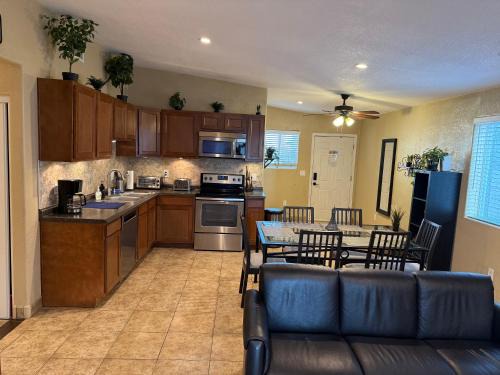 Mesa House | 3 Bedroom, 2 Bath Whole House, ASU, Tempe, Scottsdale on Light Rail