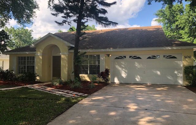 Sunridge Woods Villa | 3 Bedroom 2 Bathroom Vacation home minutes away from the Parks