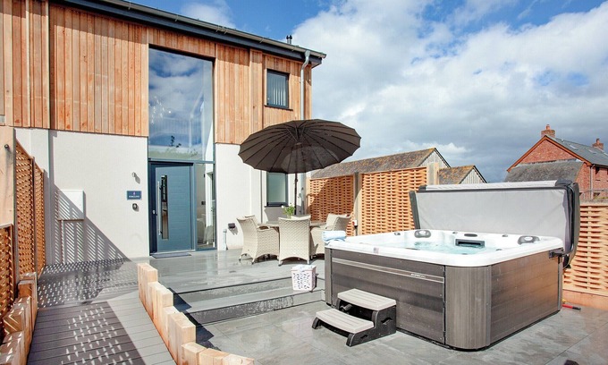 Over Stowey Cottage | 3 bedroom accommodation in Over Stowey, near Bridgwater