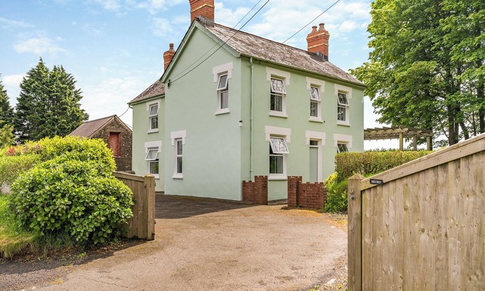 Pentregat Cottage | 3 bedroom accommodation in Pentregat
