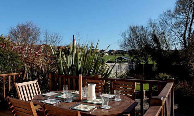 Wyke Regis Cabin | 3 bedroom accommodation in Weymouth